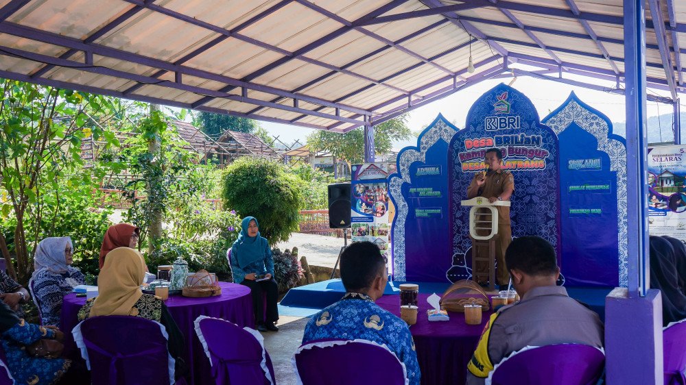 Rechecking Tim Juri Lomba Perpustakaan Desa Terbaik Tingkat Kabupaten Ciamis Tahun 2025 di Perpusdes Selaras Jalatrang