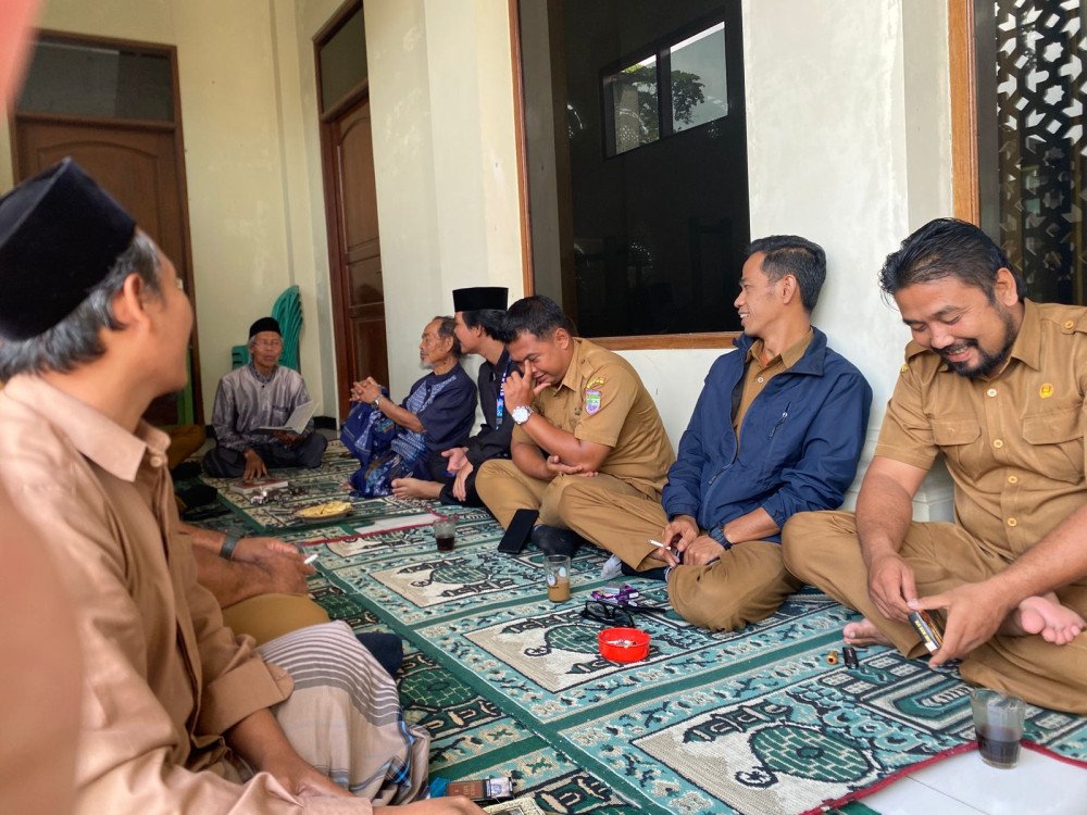 PENGAJIAN RUTIN BERSAMA APARAT DESA: MEMPERERAT SILATURAHMI DAN MENUMBUHKAN SPIRITUALITAS